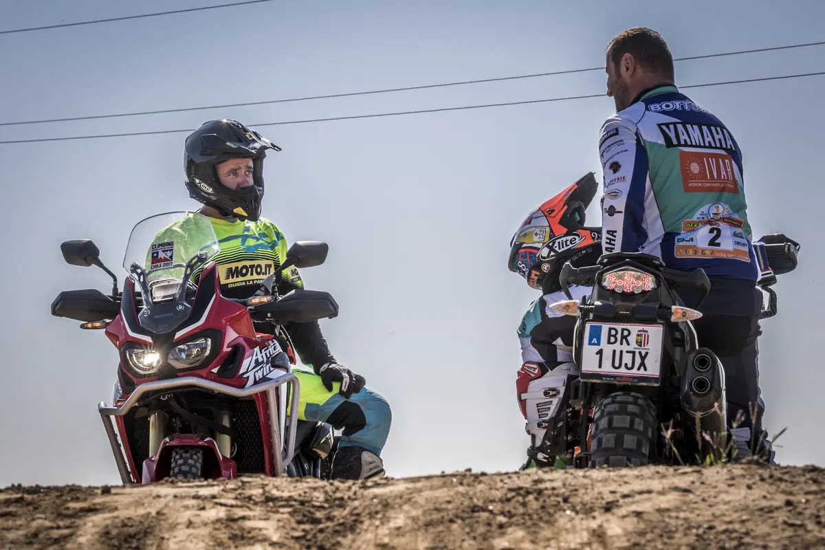 Honda Africa Twin CRF1000 vs KTM 1090 Adventure R
