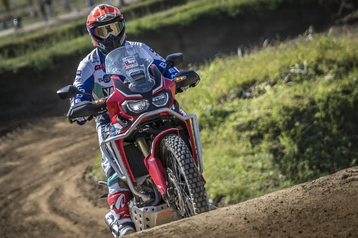Honda Africa Twin CRF1000 vs KTM 1090 Adventure R (11)