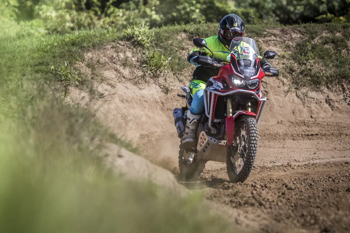 Honda Africa Twin CRF1000 vs KTM 1090 Adventure R (13)