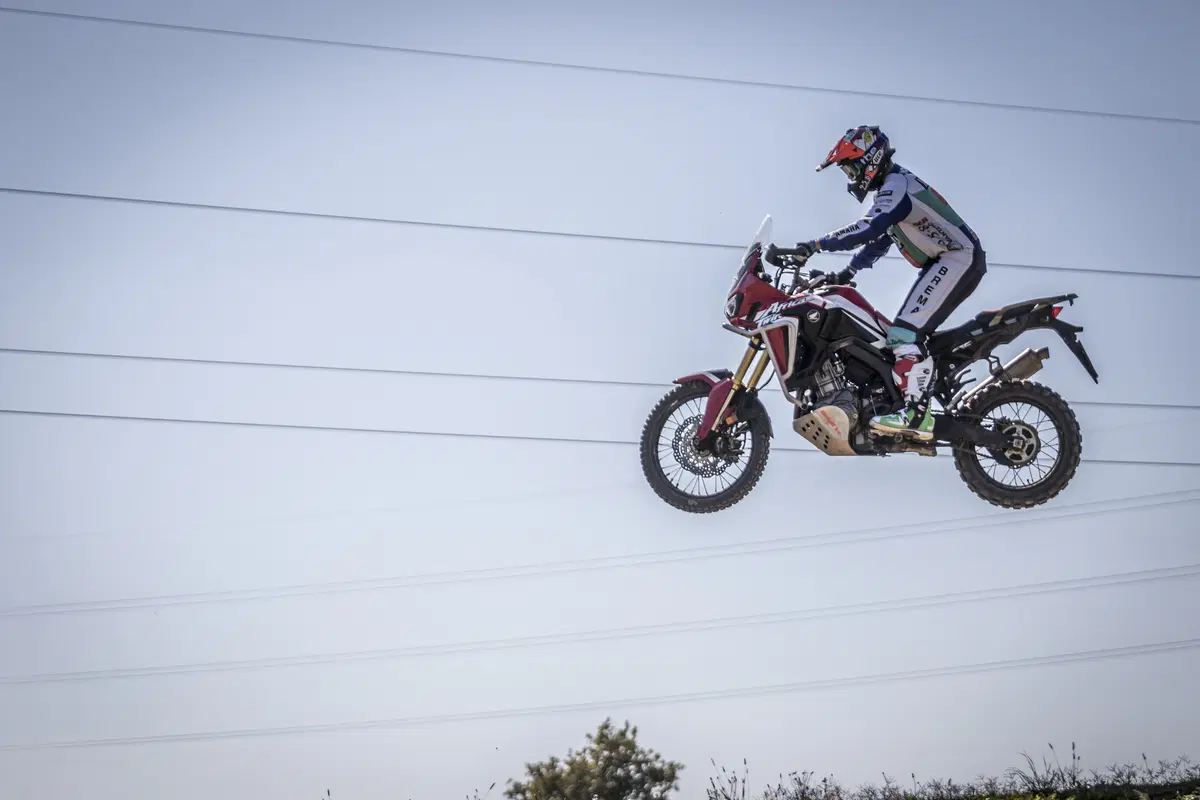 Honda Africa Twin CRF1000 vs KTM 1090 Adventure R (4)
