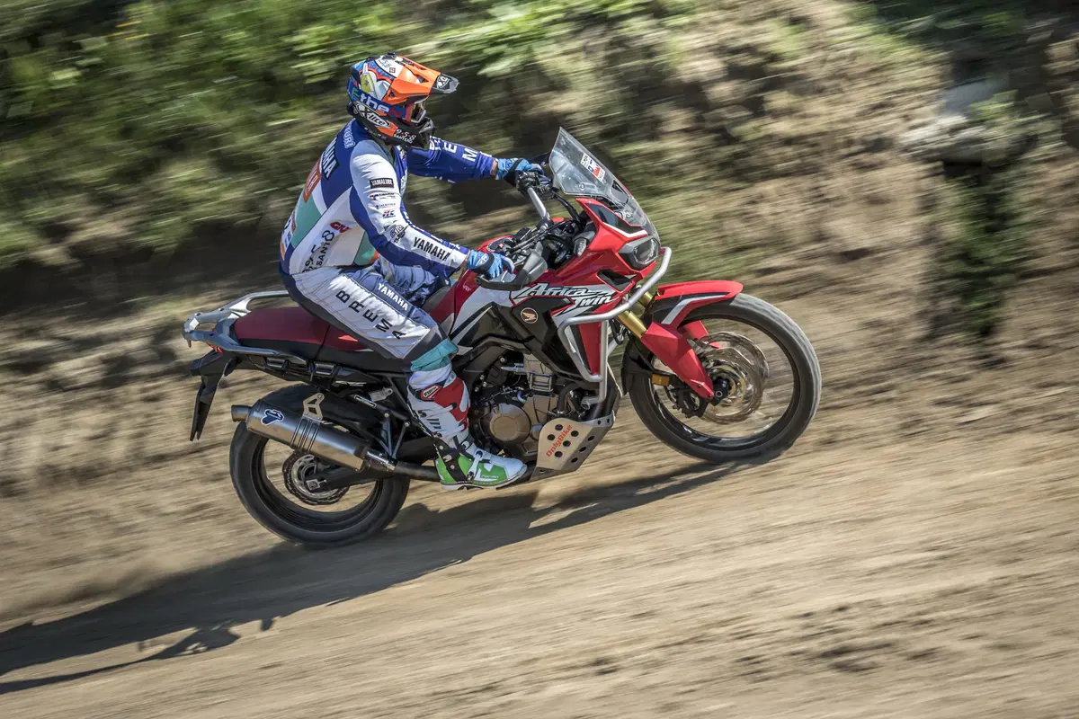 Honda Africa Twin CRF1000 vs KTM 1090 Adventure R (23)