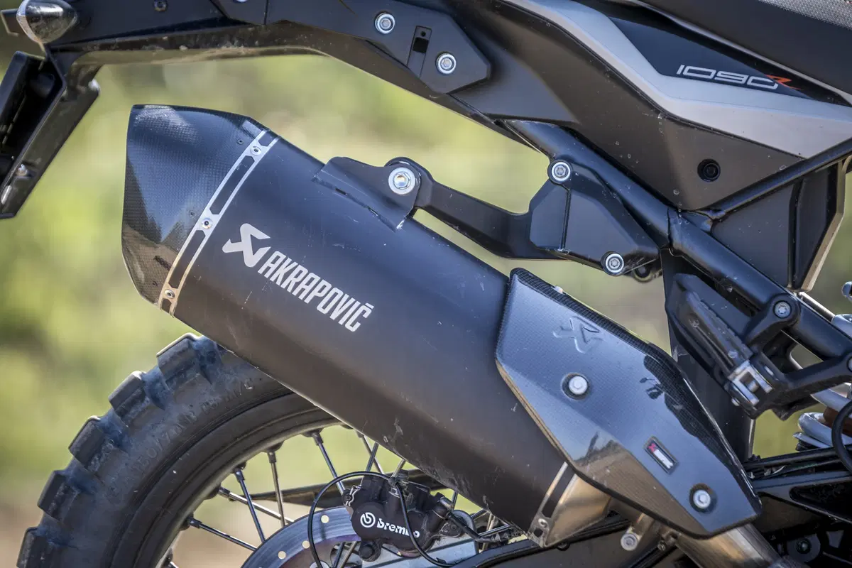 Honda Africa Twin CRF1000 vs KTM 1090 Adventure R (22)