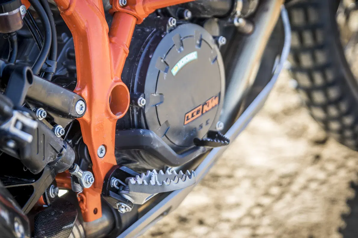 Honda Africa Twin CRF1000 vs KTM 1090 Adventure R (24)