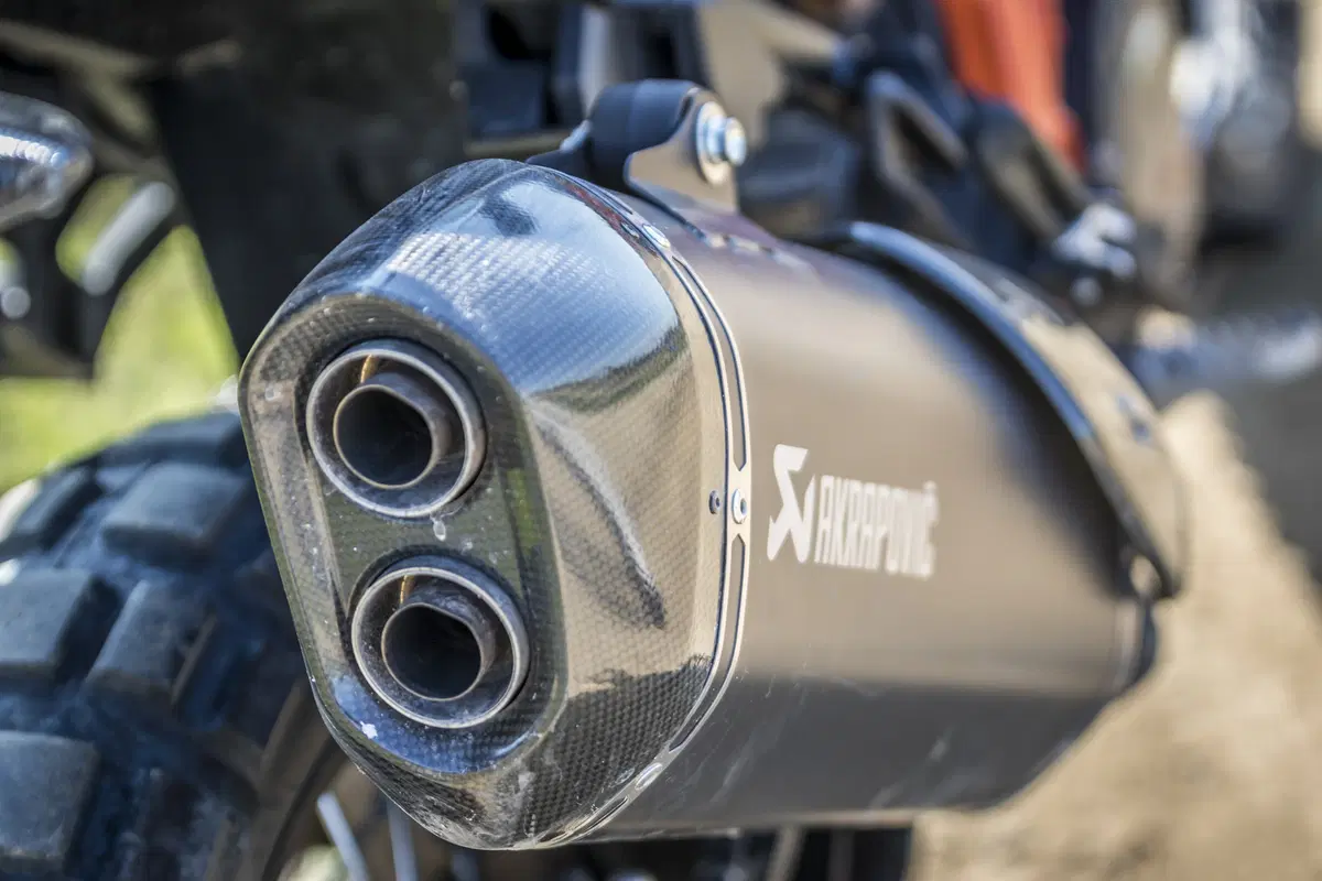 Honda Africa Twin CRF1000 vs KTM 1090 Adventure R (25)