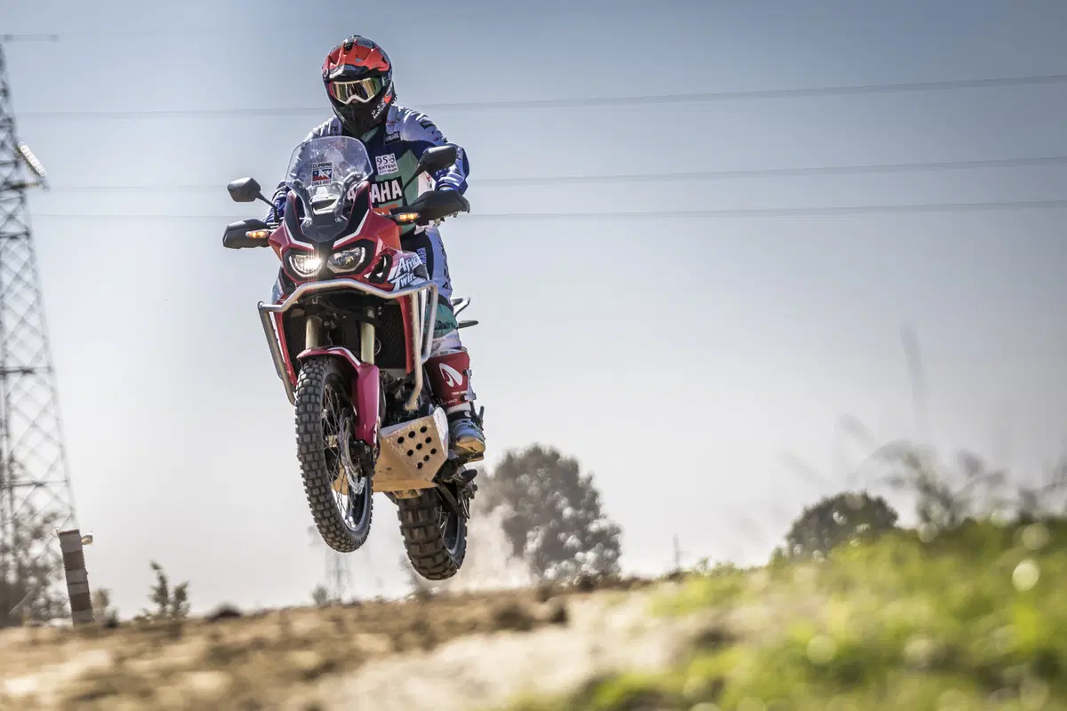 Honda Africa Twin CRF1000 vs KTM 1090 Adventure R (12)