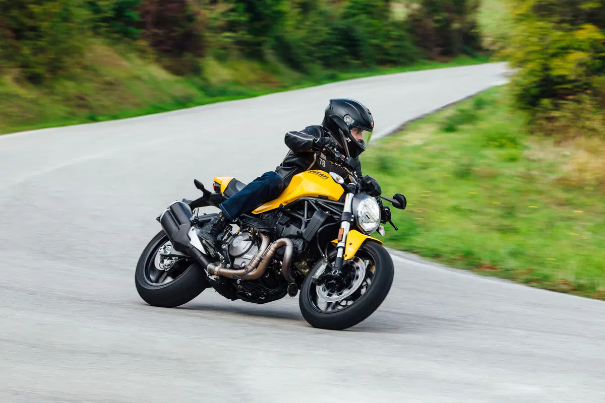 Nuova Ducati Monster 821, prima novità 2018