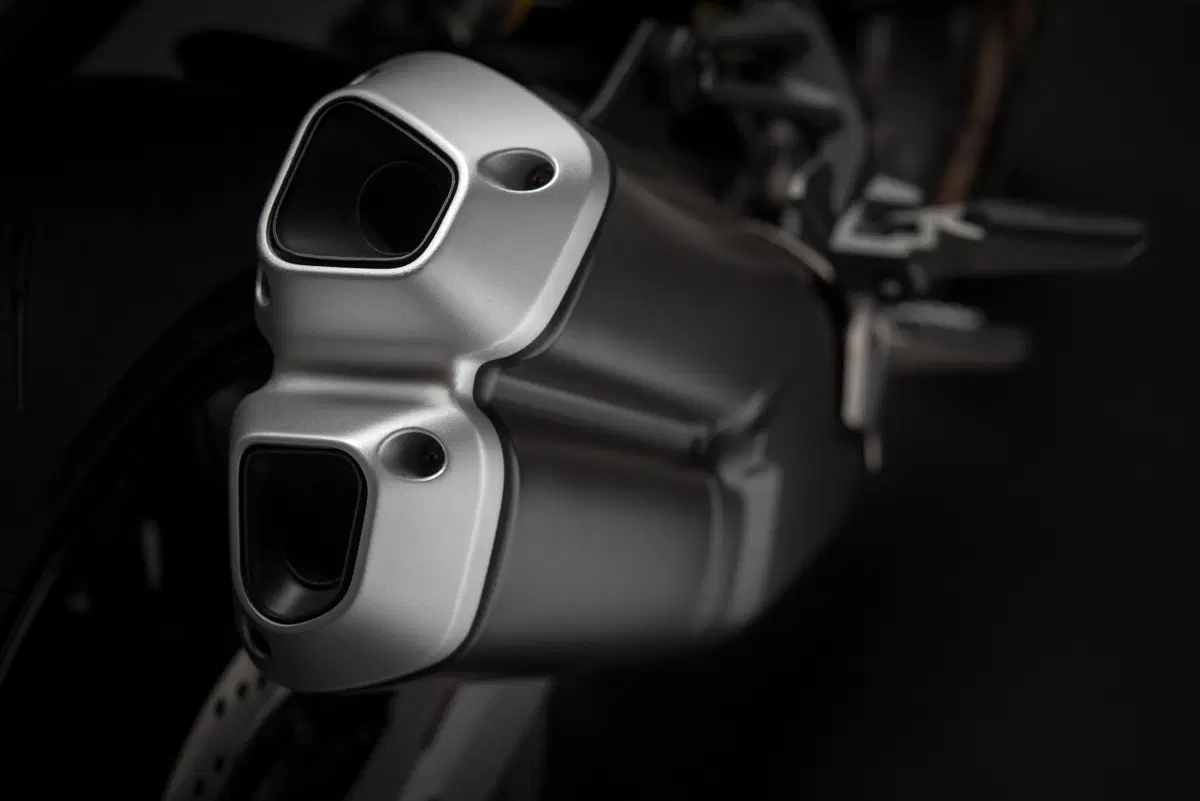 Nuova Ducati Monster 821, prima novità 2018 (19)