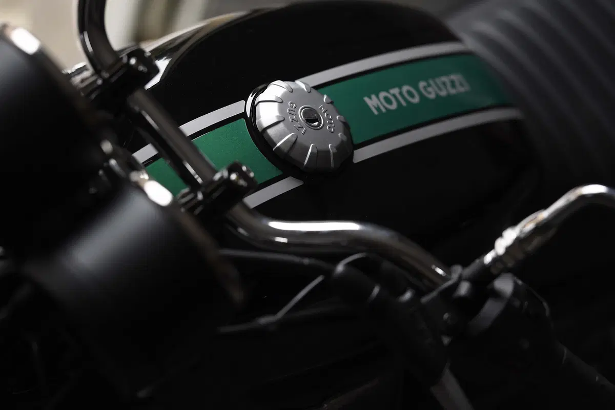 Moto Guzzi V7 III (16)