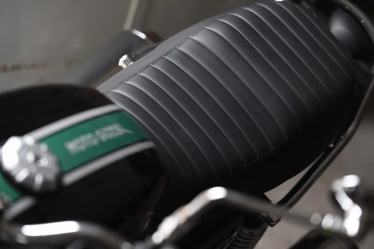 Moto Guzzi V7 III (20)