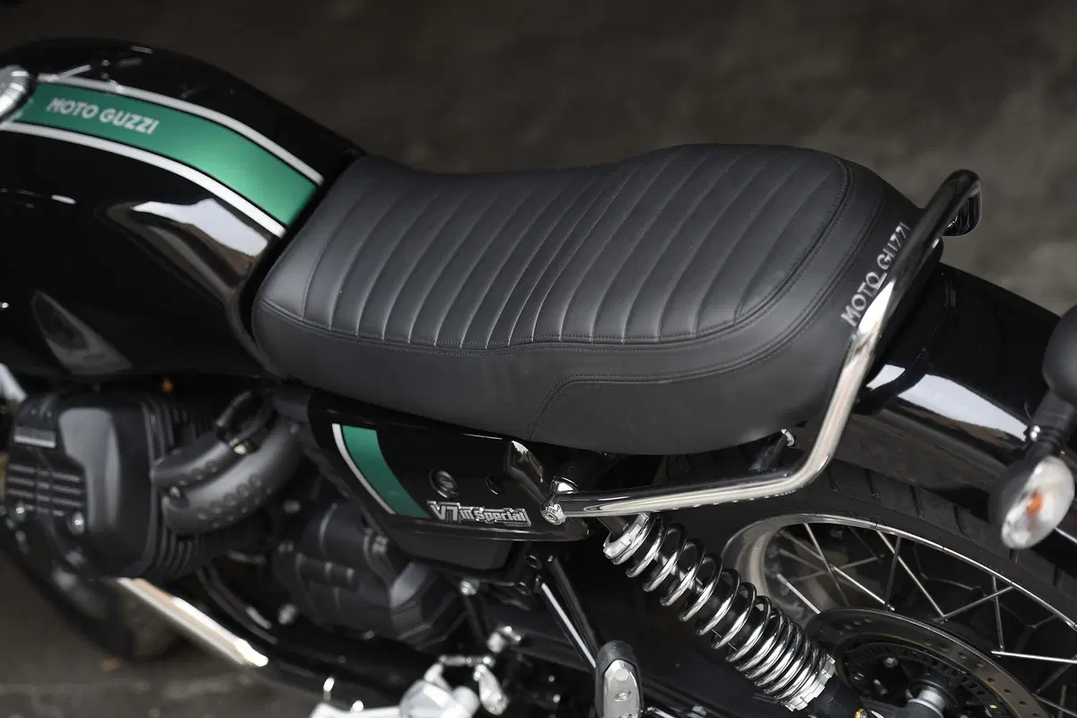 Moto Guzzi V7 III (23)