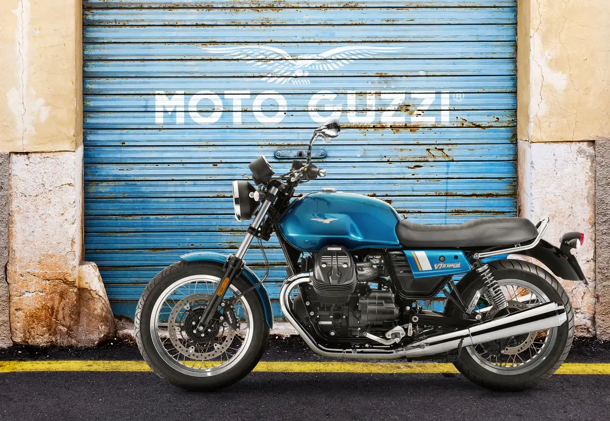 Moto Guzzi V7 III (12)