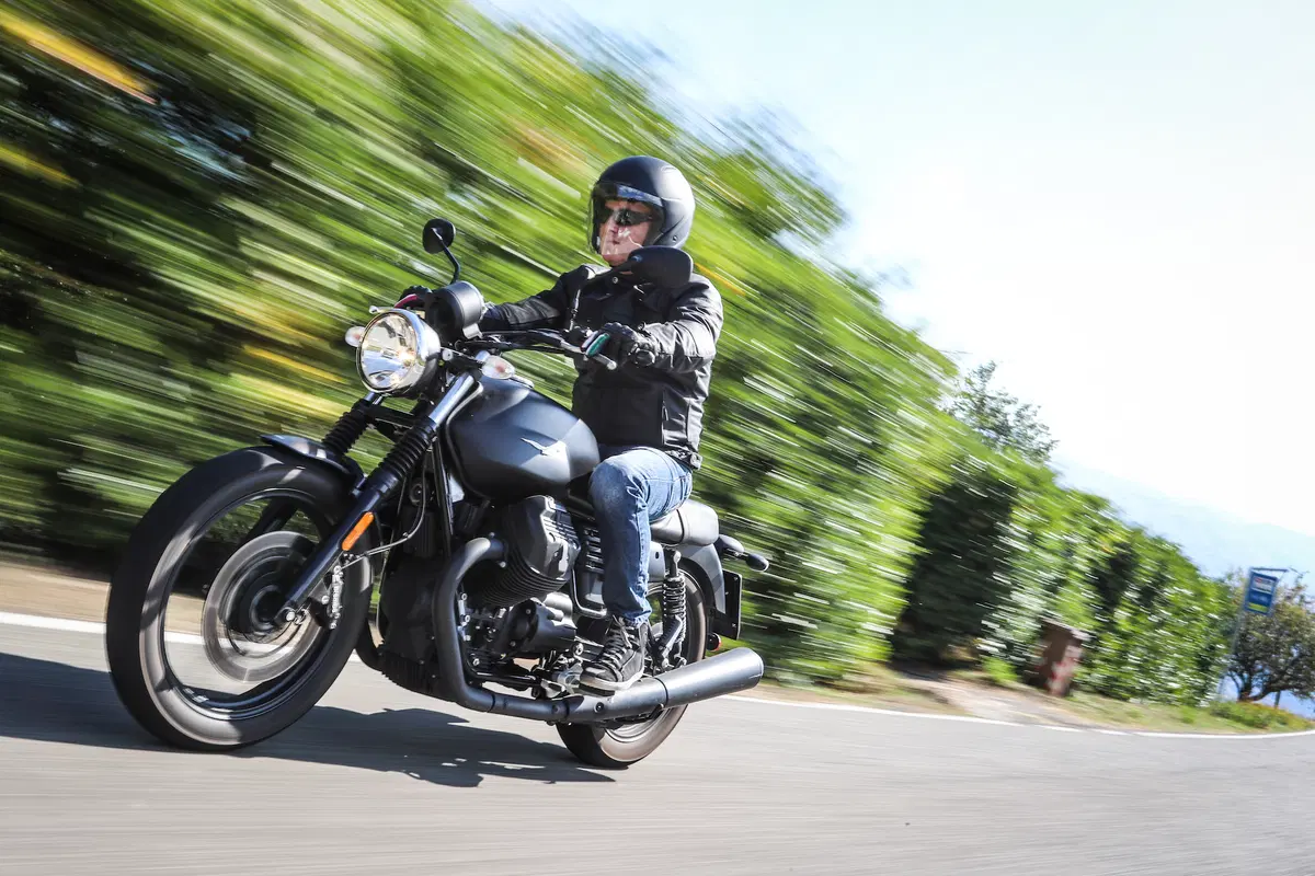 Moto Guzzi V7 III