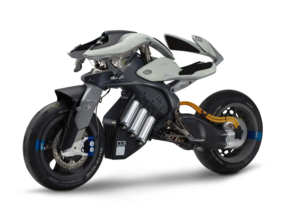 Yamaha MOTOROiD 03, l'intelligenza artificiale. E il pilota?