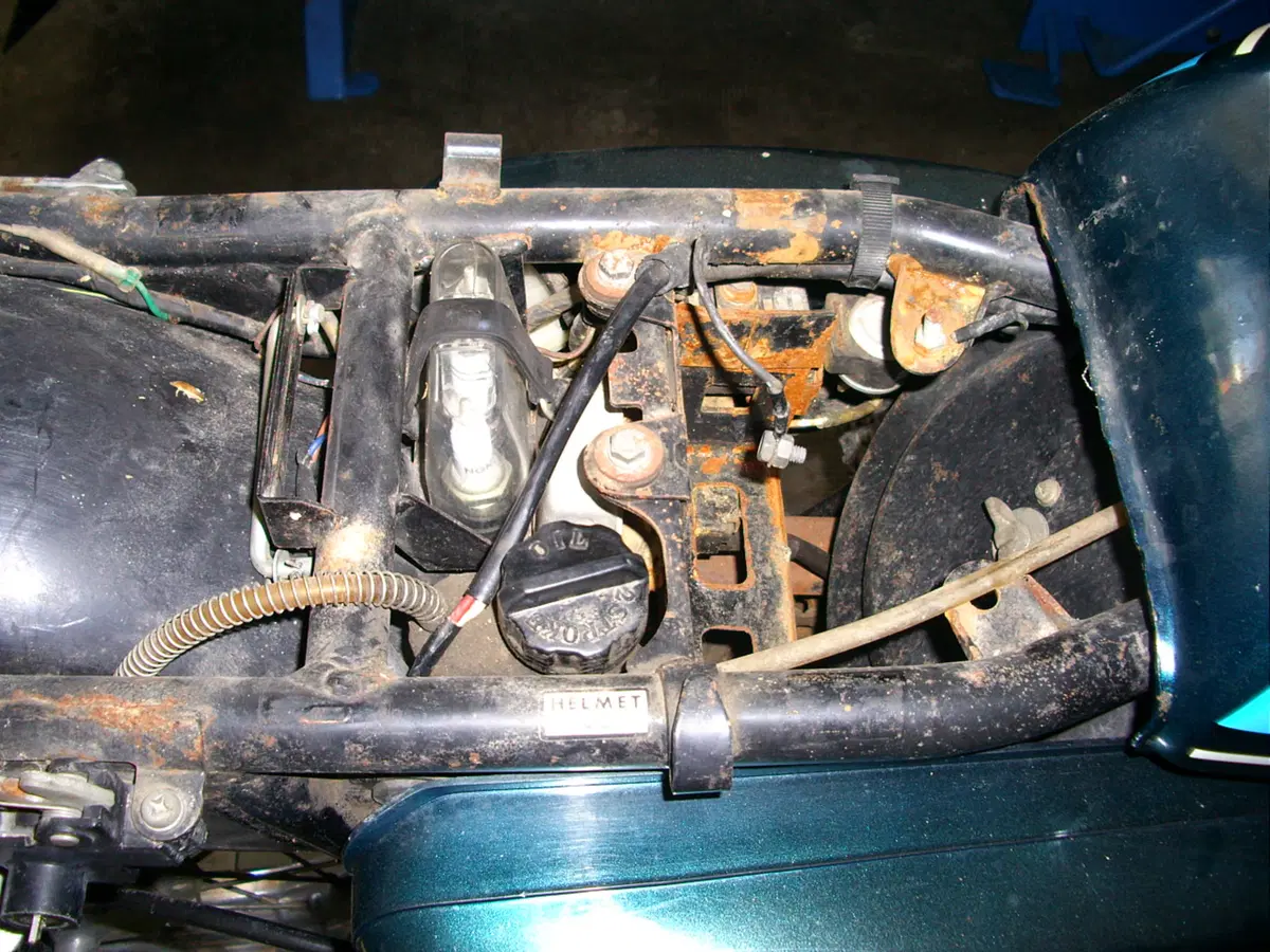 Restaurando, puntata 15: Kawasaki 400 Mach II 1974 (2)