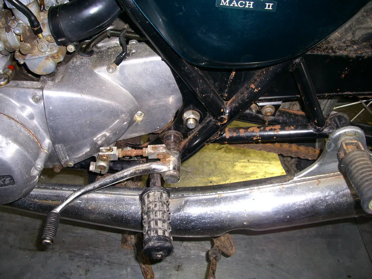 Restaurando, puntata 15: Kawasaki 400 Mach II 1974 (9)