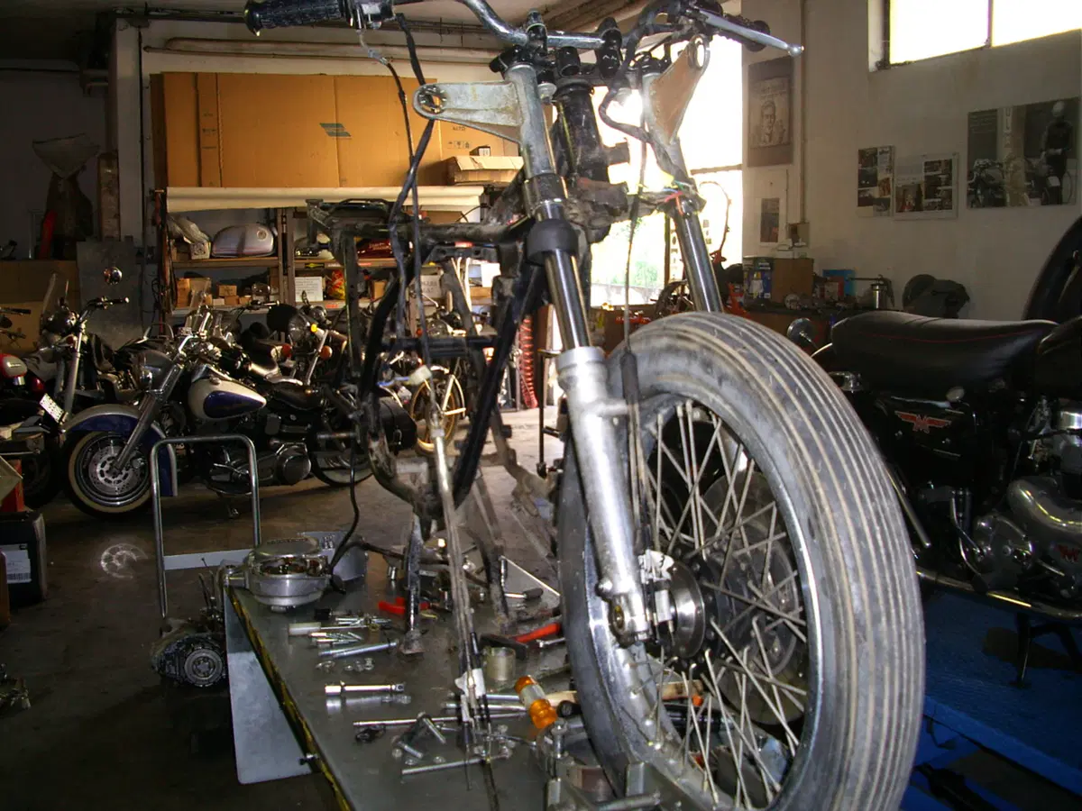 Restaurando, puntata 15: Kawasaki 400 Mach II 1974 (69)