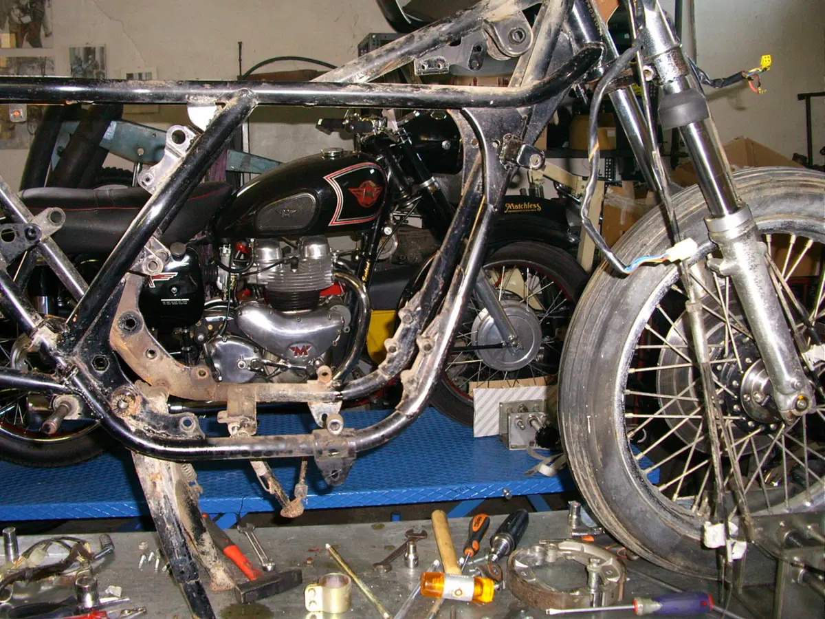 Restaurando, puntata 15: Kawasaki 400 Mach II 1974 (73)