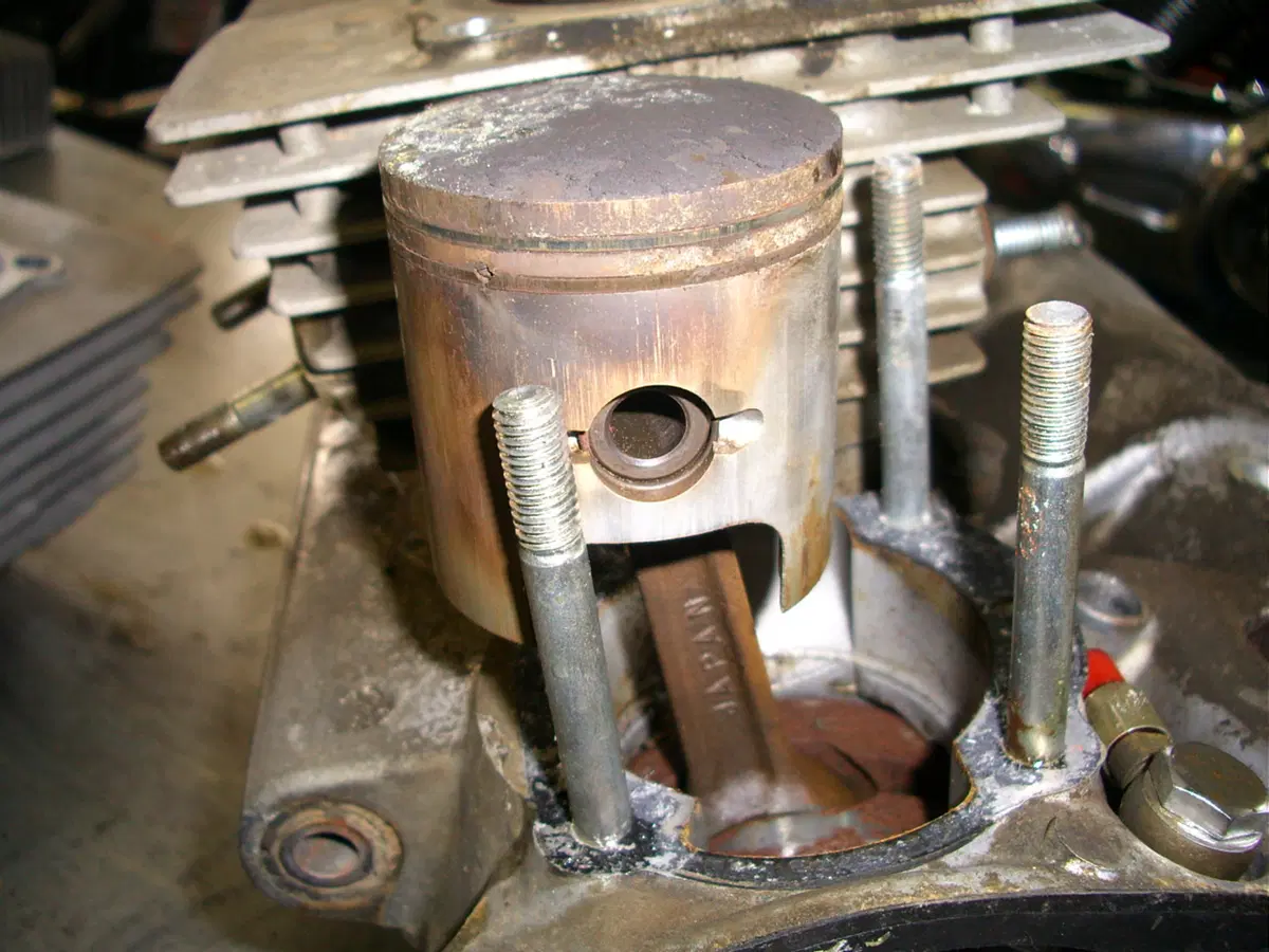 Restaurando, puntata 15: Kawasaki 400 Mach II 1974 (78)