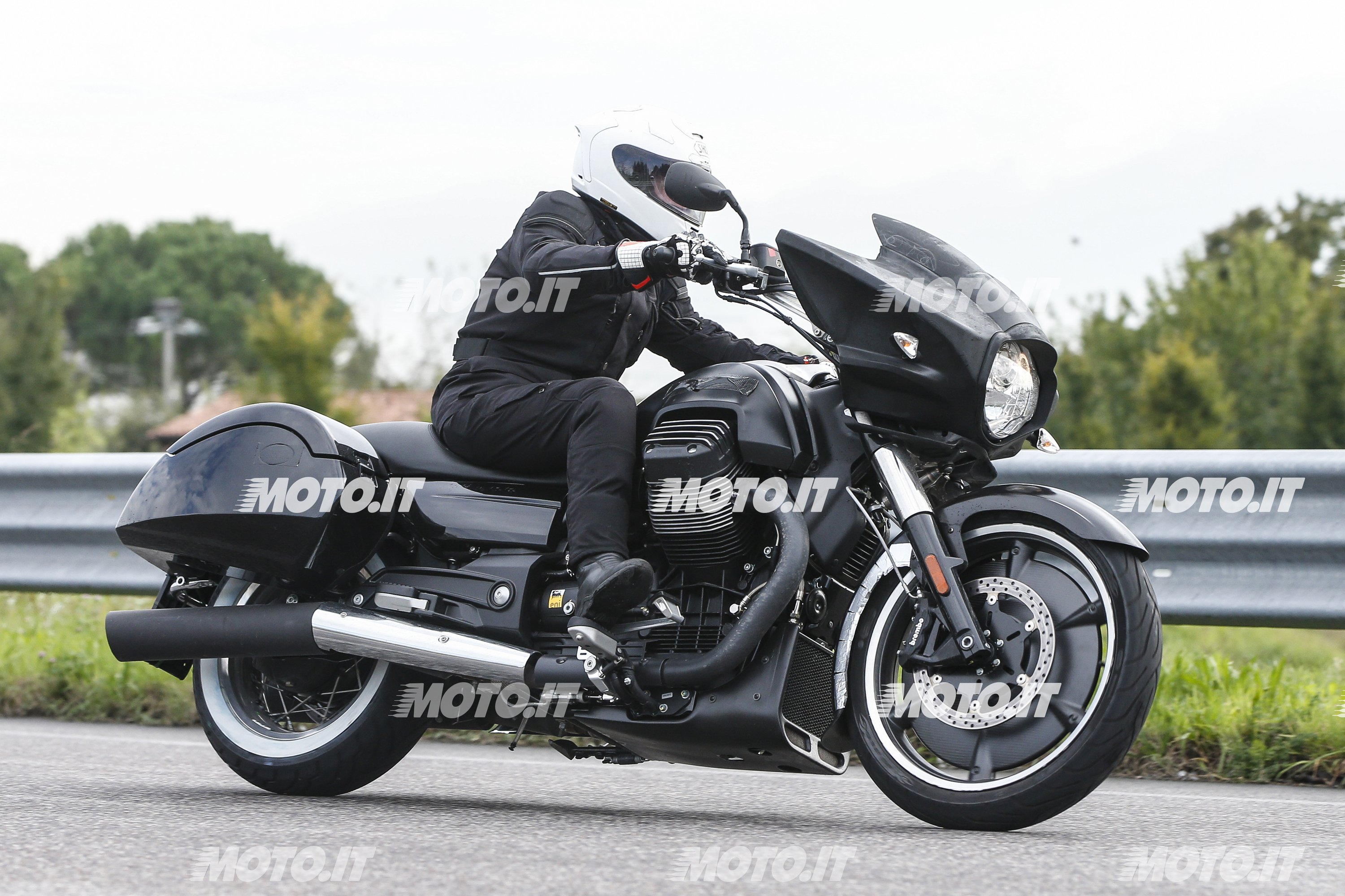 Foto Spia: Moto Guzzi California Bagger