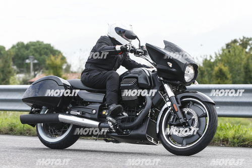 Foto Spia: Moto Guzzi California Bagger