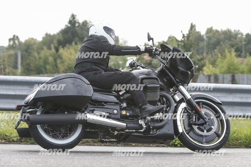 Foto Spia: Moto Guzzi California Bagger (5)