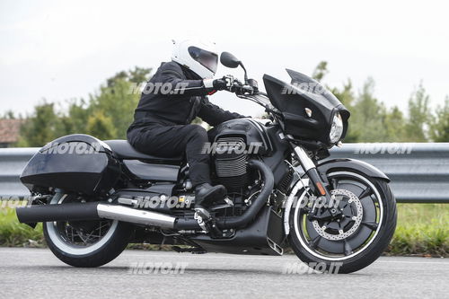 Foto Spia: Moto Guzzi California Bagger (6)