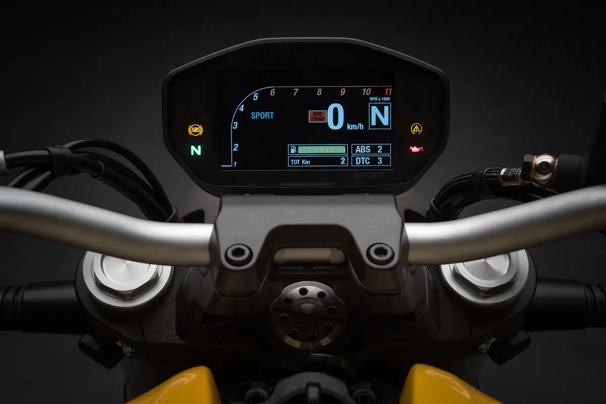 Ducati Monster 821 MY 2018. Il Mostro compie gli anni (4)