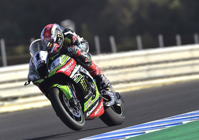 SBK 2017. Rea cade, ma chiude al comando le FP2 di Jerez