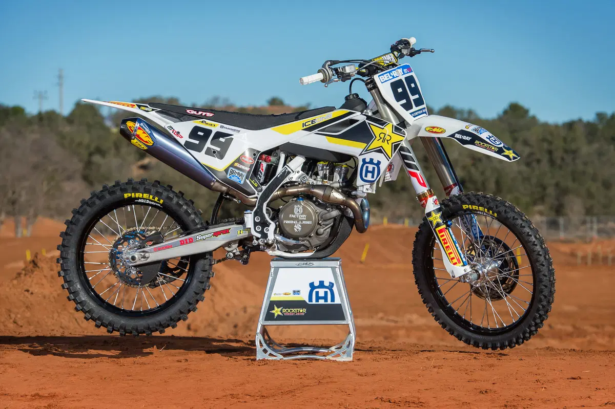Husqvarna FC 250 e FC 450 Factory (2)