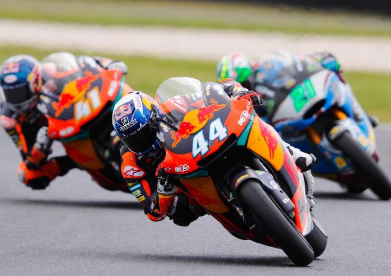 Vittoria e titolo per Mir in Moto3. Oliveira vince in Moto2