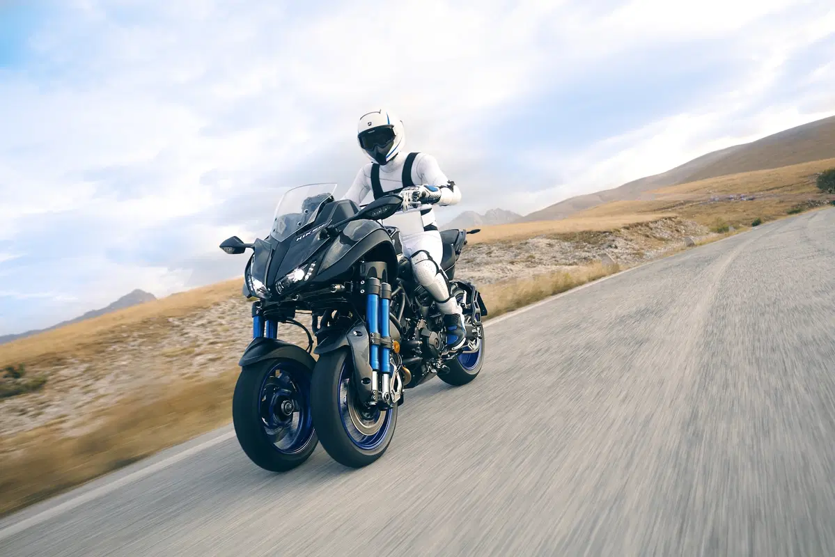 Yamaha Niken, debutto a Tokyo, in arrivo ad EICMA (5)