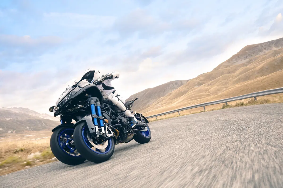 Yamaha Niken, debutto a Tokyo, in arrivo ad EICMA (6)