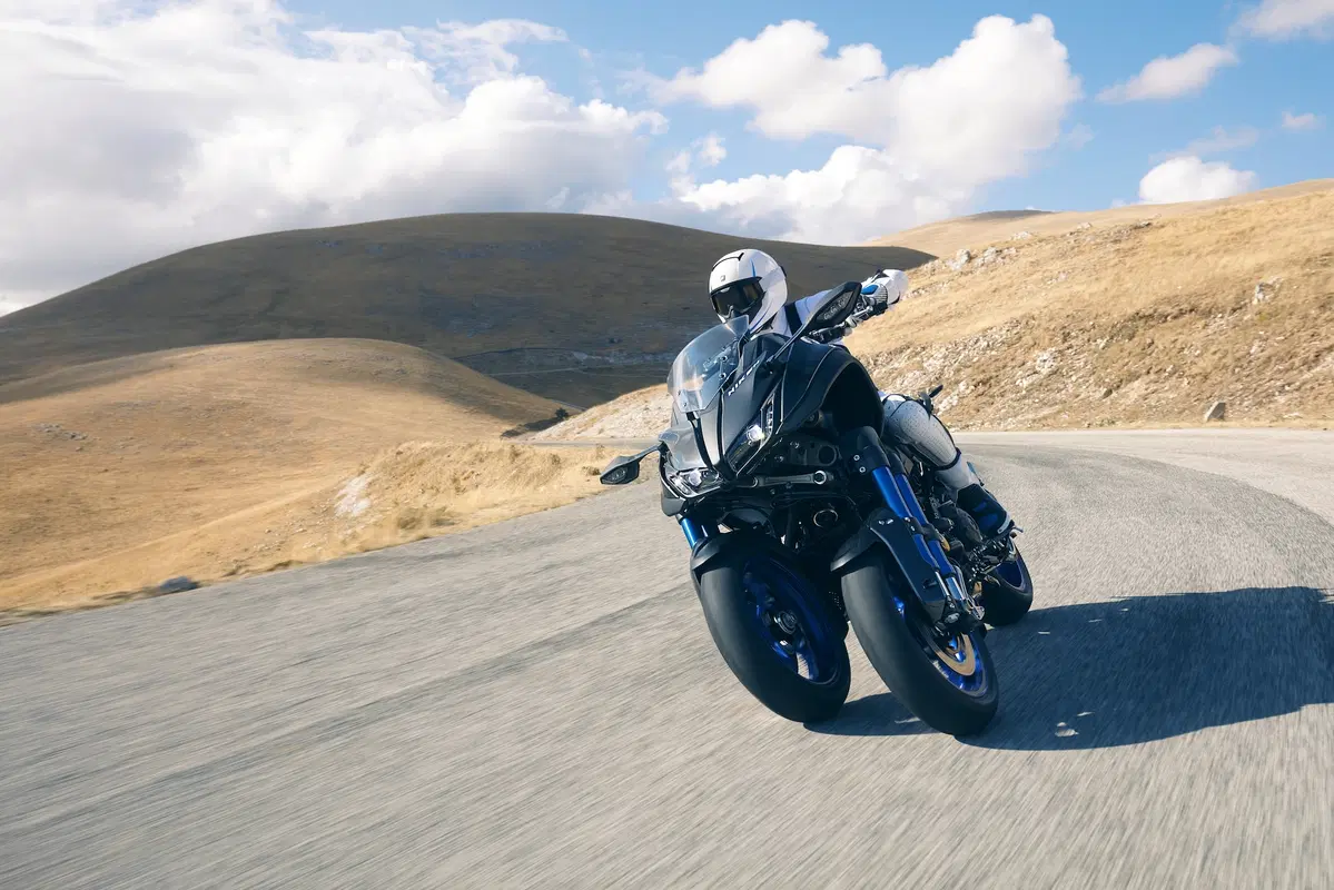 Yamaha Niken, debutto a Tokyo, in arrivo ad EICMA (8)