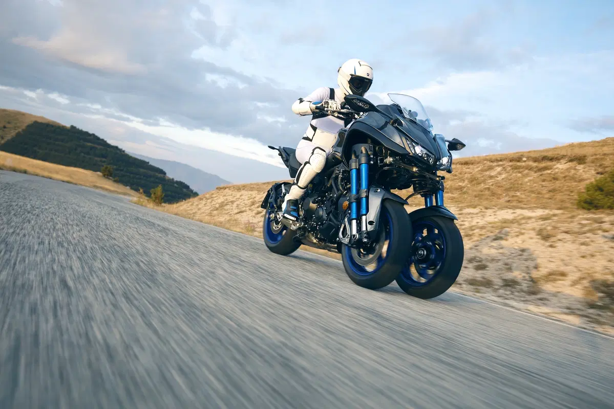 Yamaha Niken, debutto a Tokyo, in arrivo ad EICMA (12)