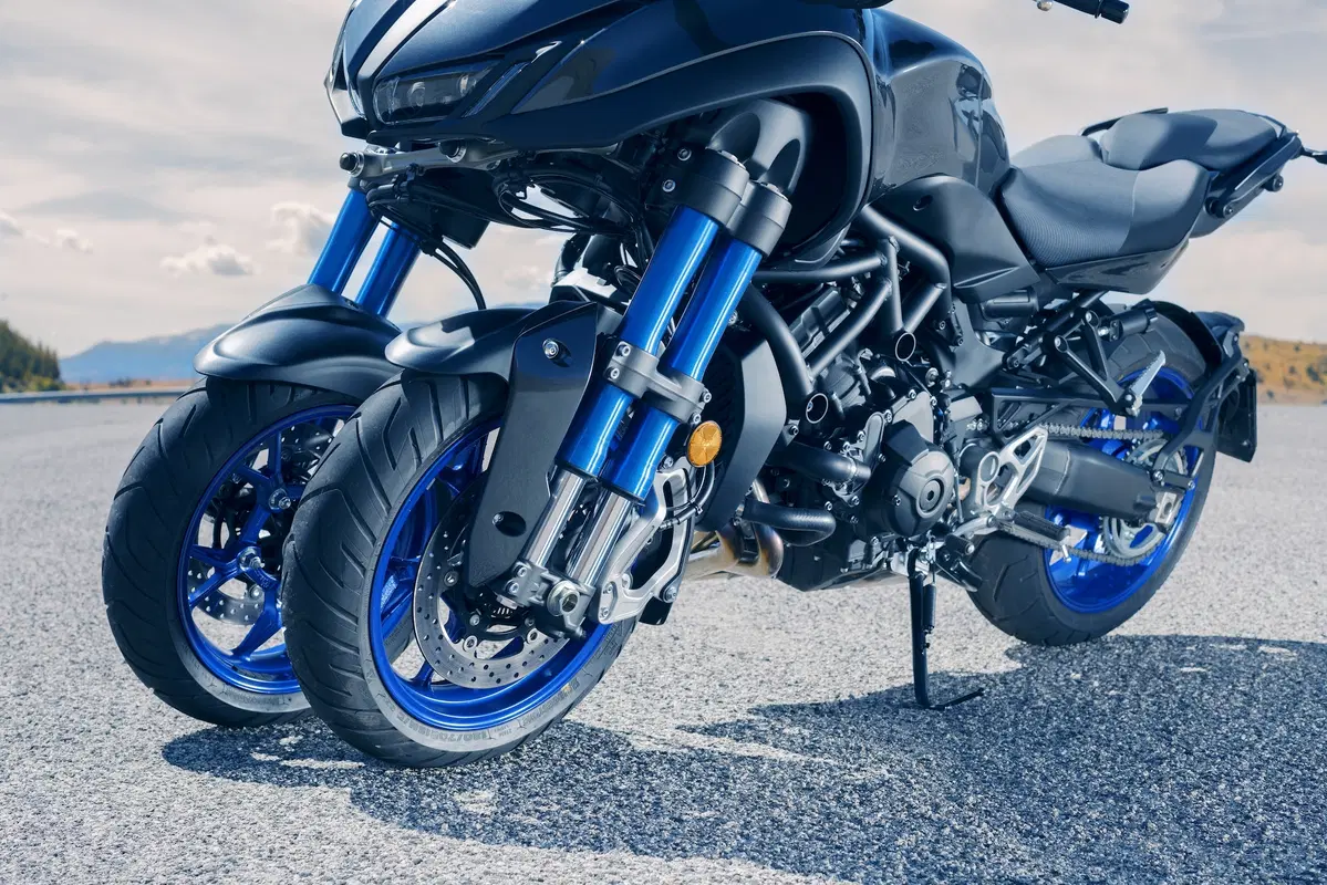 Yamaha Niken, debutto a Tokyo, in arrivo ad EICMA (21)