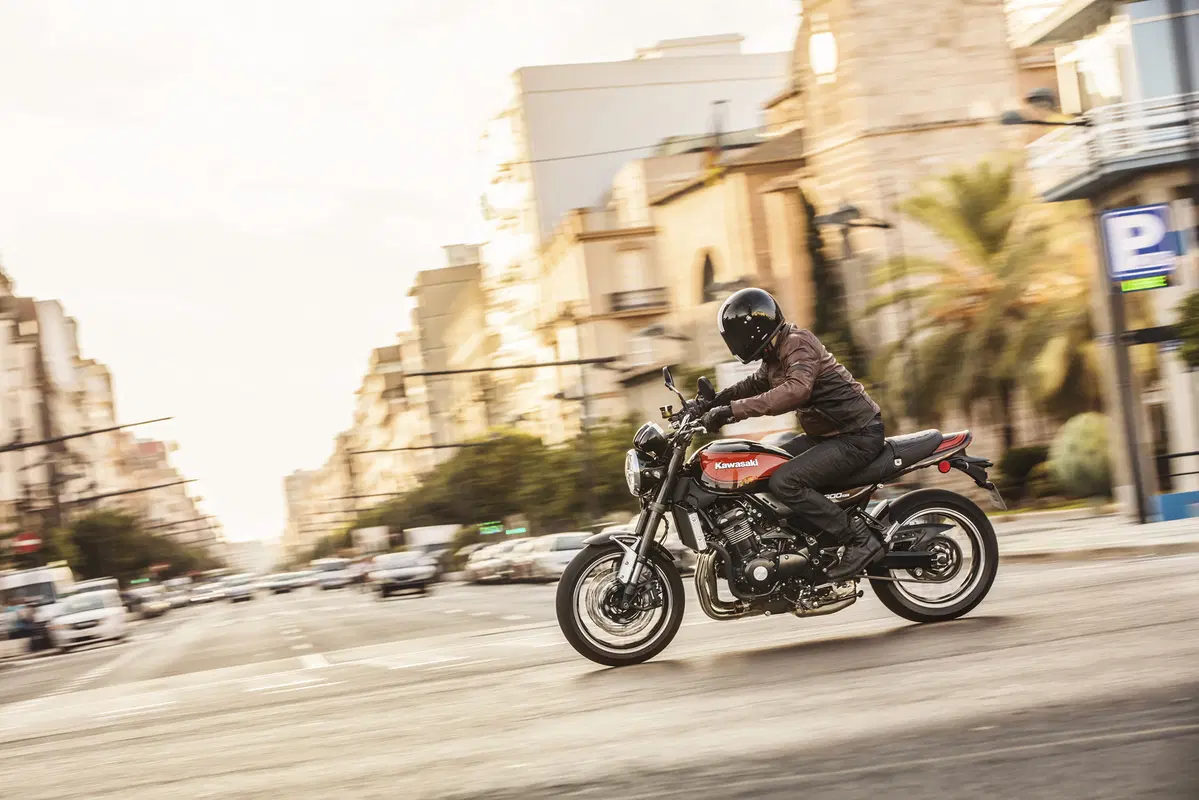 Kawasaki Z900RS 2018, foto e dati (7)