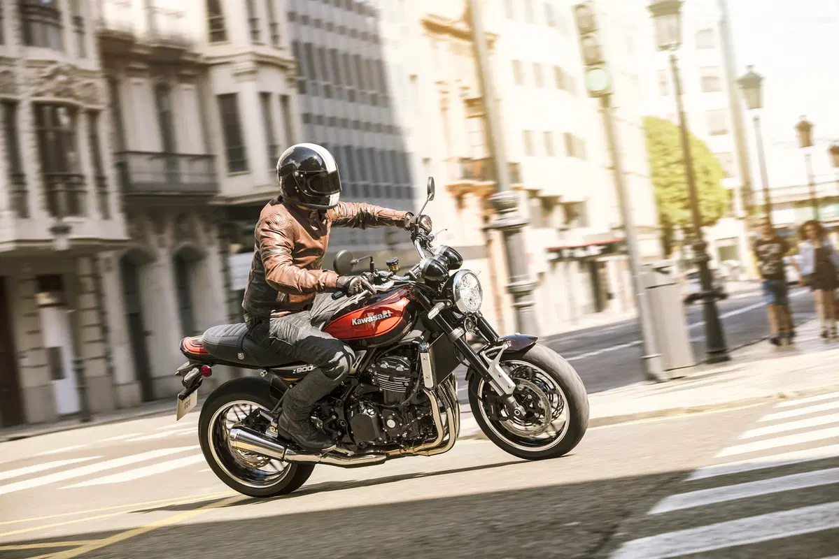 Kawasaki Z900RS 2018, foto e dati (12)
