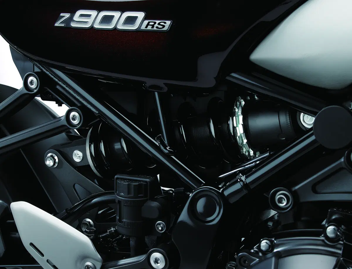 Kawasaki Z900RS 2018, foto e dati (35)