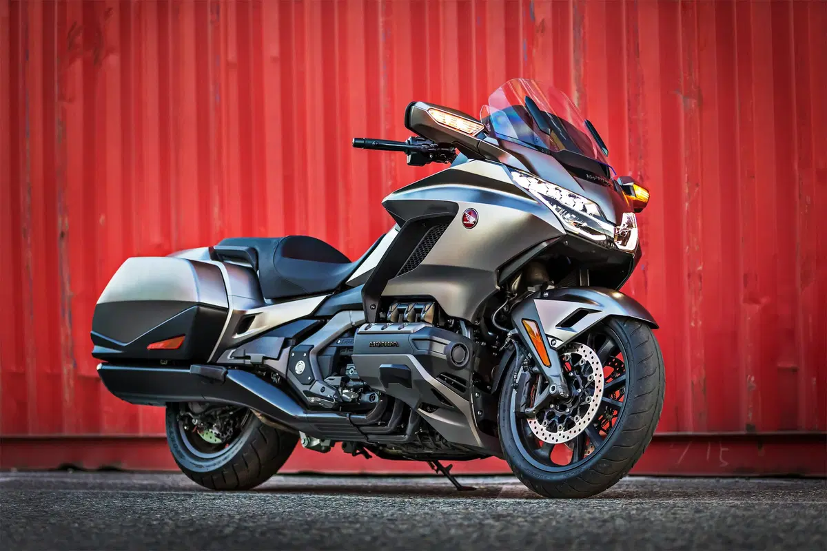 Honda GL 1800 Gold Wing 2018. Cambia tutta e si fa in tre (13)