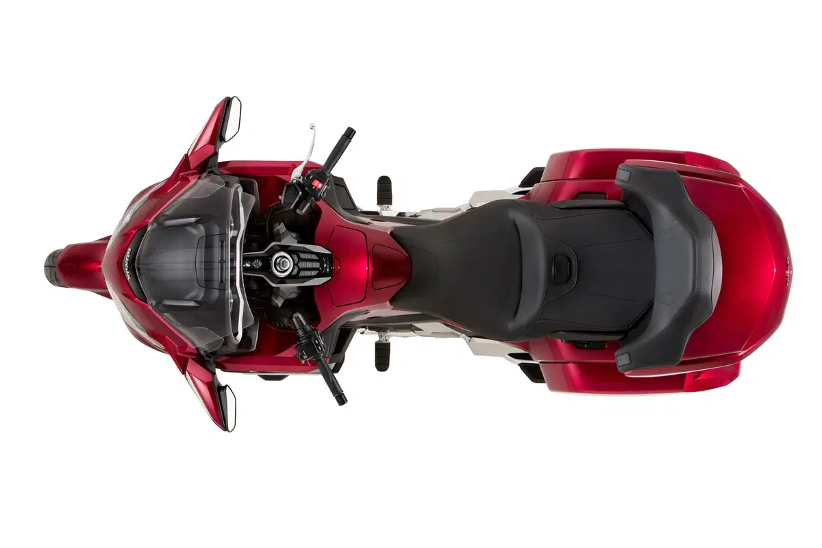 Honda GL 1800 Gold Wing 2018. Cambia tutta e si fa in tre (24)