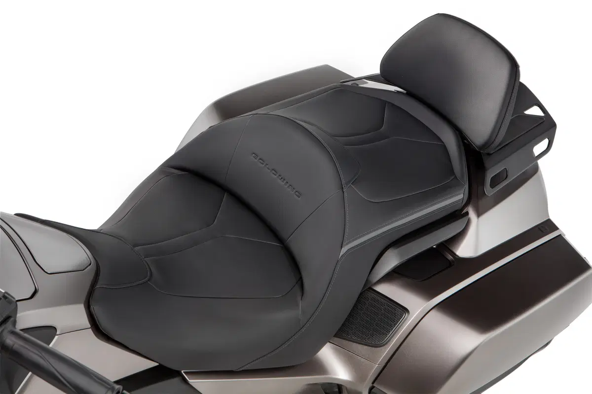 Honda GL 1800 Gold Wing 2018. Cambia tutta e si fa in tre (32)