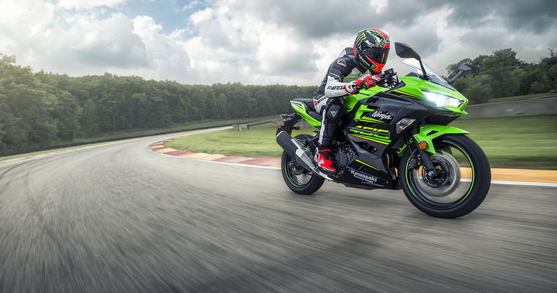 Kawasaki Ninja 400 2018. Foto e dati