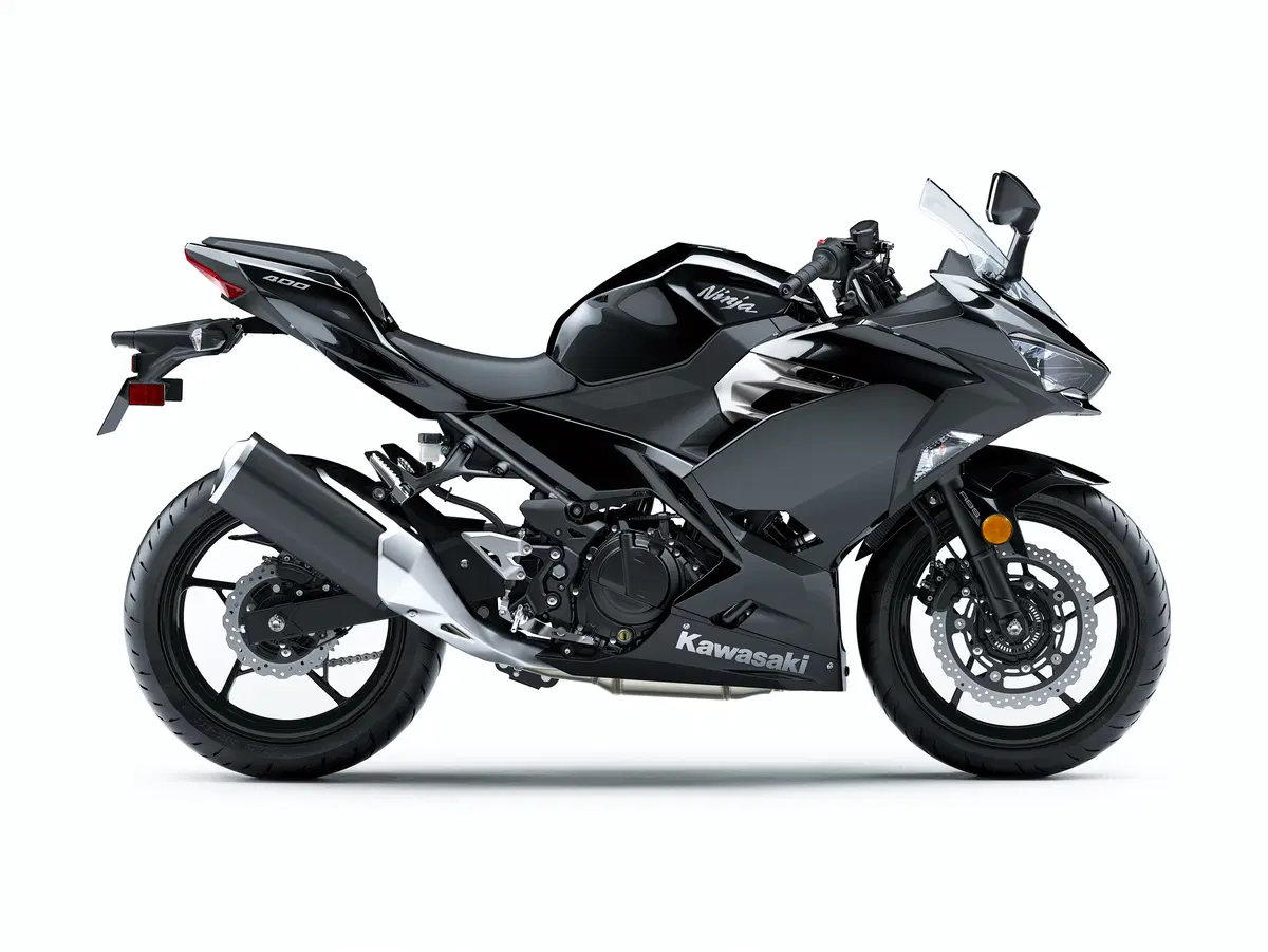 Kawasaki Ninja 400 2018. Foto e dati (2)
