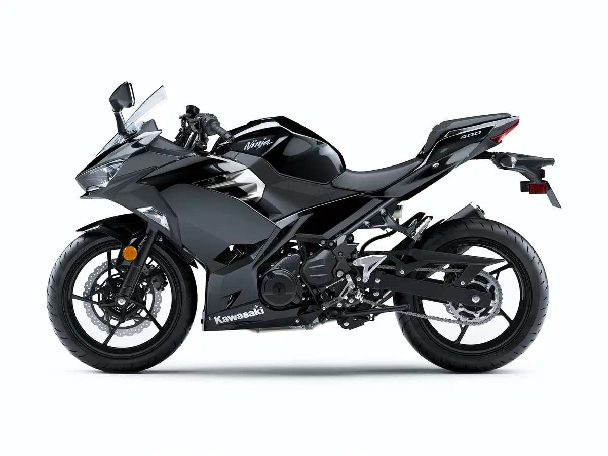 Kawasaki Ninja 400 2018. Foto e dati (3)