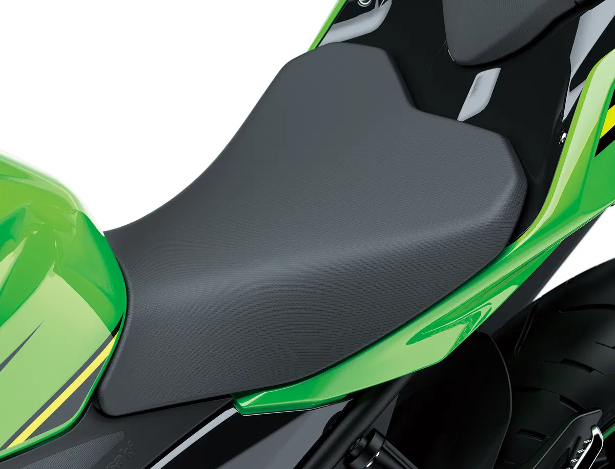 Kawasaki Ninja 400 2018. Foto e dati (11)