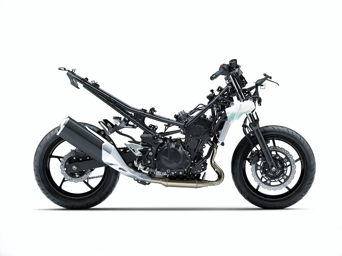 Kawasaki Ninja 400 2018. Foto e dati (14)