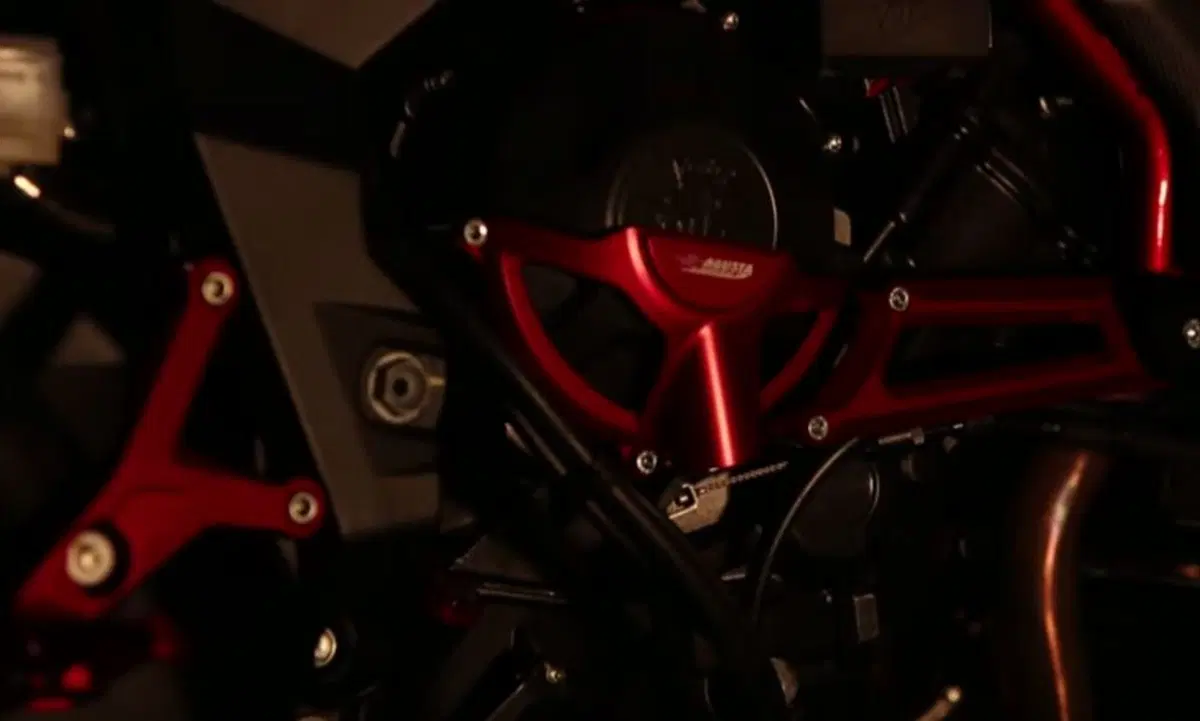 MV Agusta Dragster RR Lewis Hamilton #44 (3)