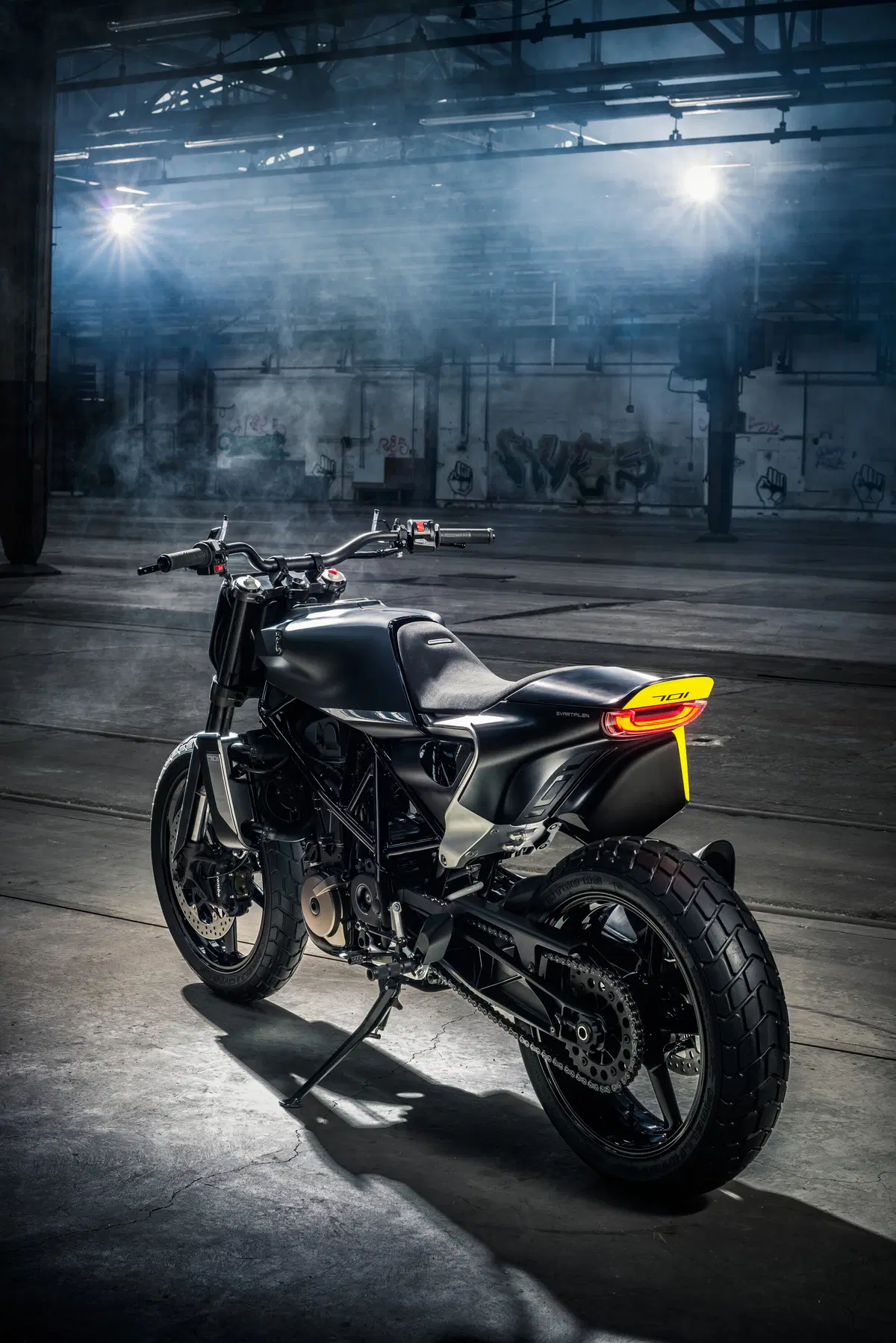 EICMA 2017: Husqvarna Svartpilen 701, foto e dati (6)
