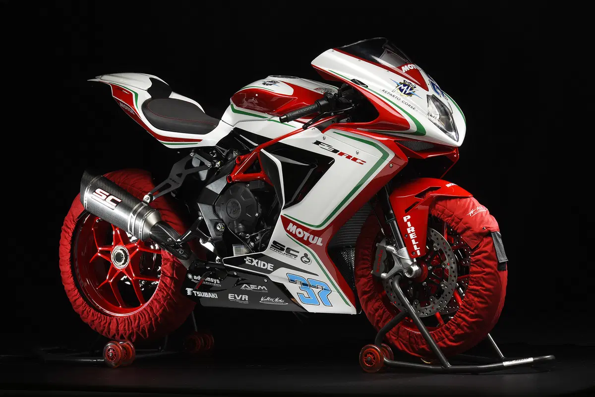 Tre moto speciali da MV Agusta: F3 675 e 800 RC, Brutale 800 RR Pirelli (13)