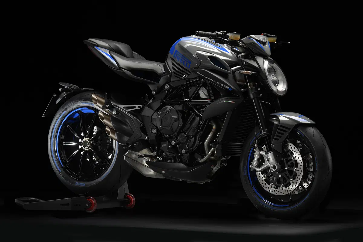 Tre moto speciali da MV Agusta: F3 675 e 800 RC, Brutale 800 RR Pirelli (19)